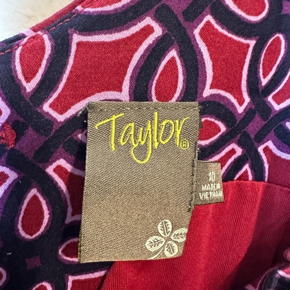 Taylor Geometric Fit and Flare Purple Lavender Sleeveless Cotton Blend Size 10 - Picture 5 of 9